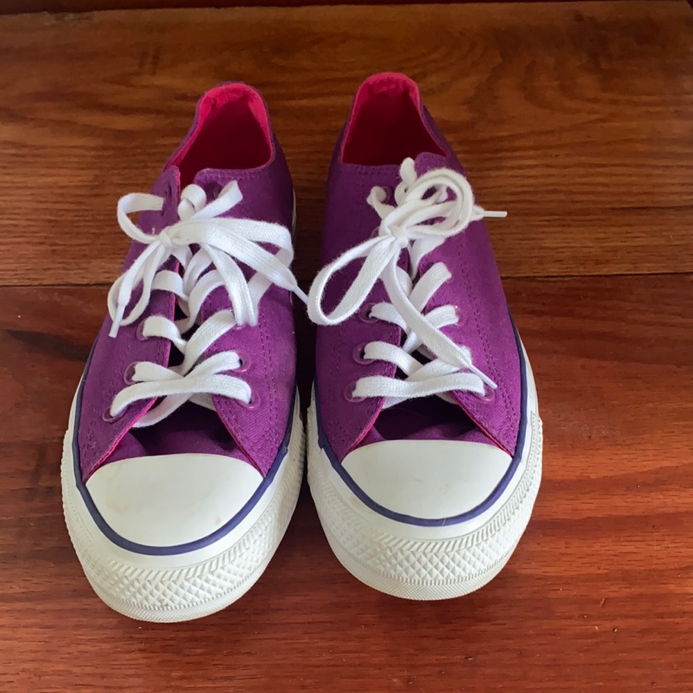 Practically brand new. Worn a couple times.
